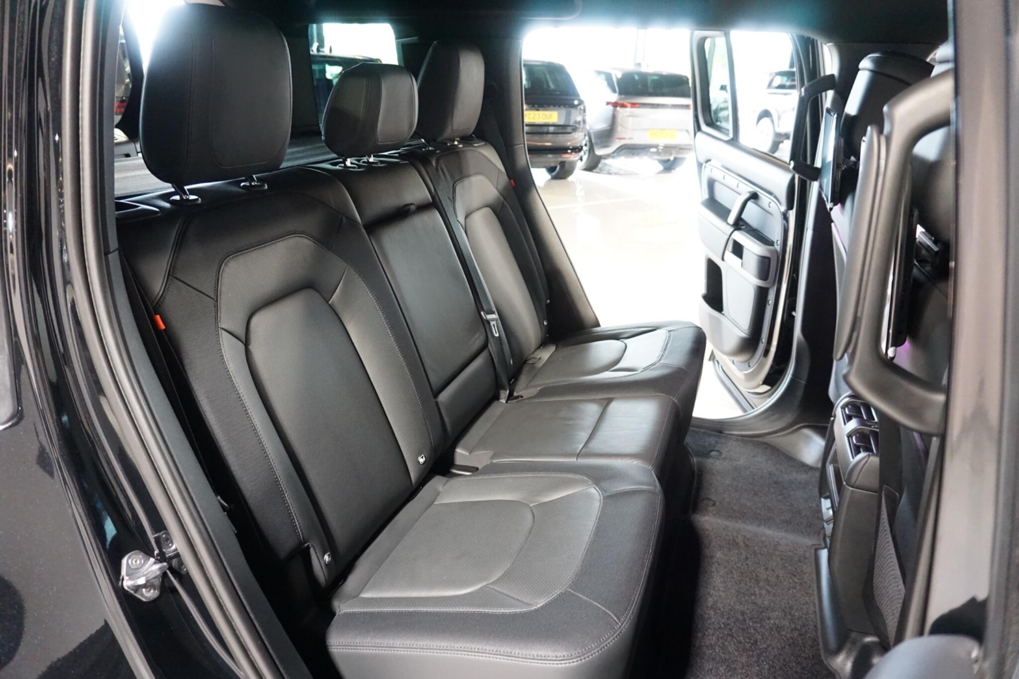 Land Rover Defender 110 2.0 P400e 15.4kWh X-Dynamic HSE SUV 5dr Petrol Plug-in Hybrid Auto 4WD Euro 6 (s/s) (404 ps)